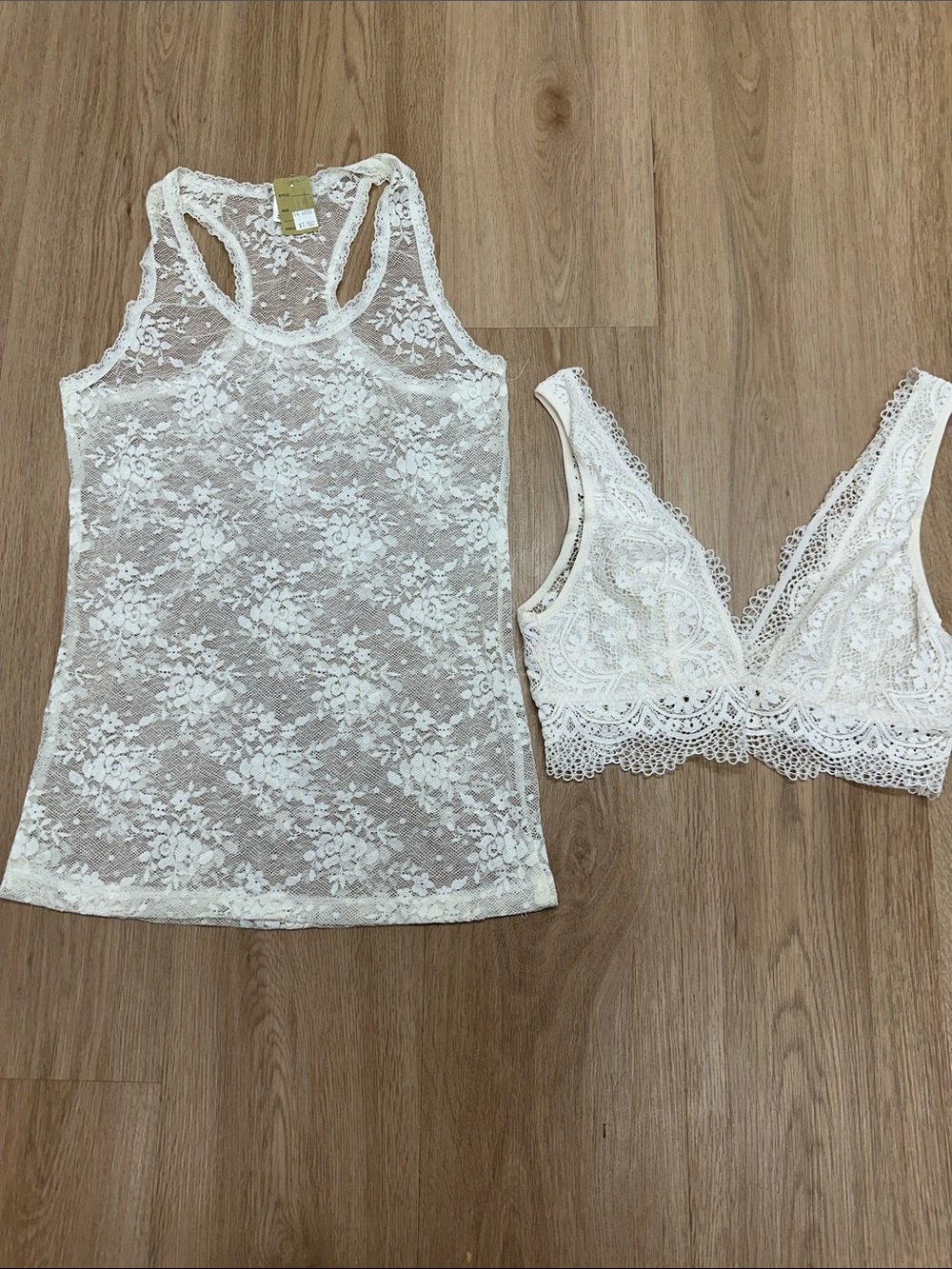 Bozzolo White Lace Bralette and Lace Tank Set